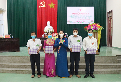 https://hatrung.thanhhoa.gov.vn/portal/Photos/2021-10/de5c58af0137460dIMG_6805.JPG