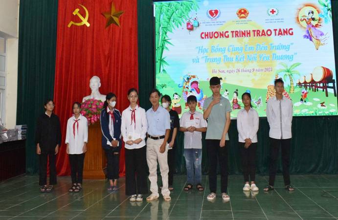 https://hatrung.thanhhoa.gov.vn/portal/Photos/2023-09/bd29c76b54dec63dz4730124069309_d17ec78bc767f0a4c458b921eddbd5ce.jpg
